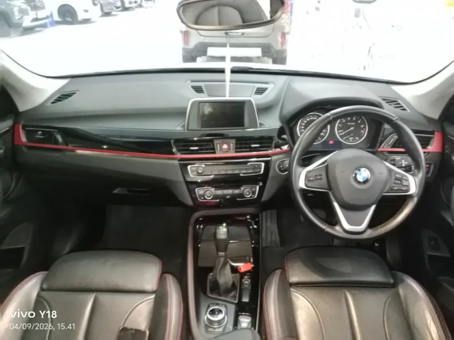 Foto Mobil Bekas Dashboard BMW X1 1.5 Sdrive18i tahun 2017