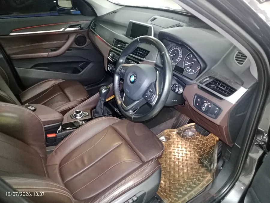 Foto Mobil Bekas Kabin Depan BMW X1 1.5 Sdrive18i tahun 2017