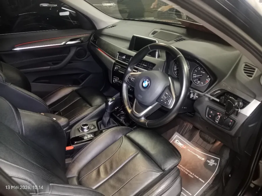 Foto Mobil Bekas Kabin Depan BMW X1 1.5 Sdrive18i tahun 2017