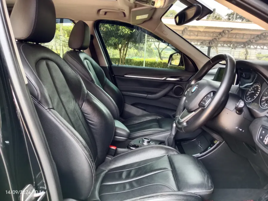 Foto Mobil Bekas Kabin Depan BMW X1 1.5 Sdrive18i tahun 2017