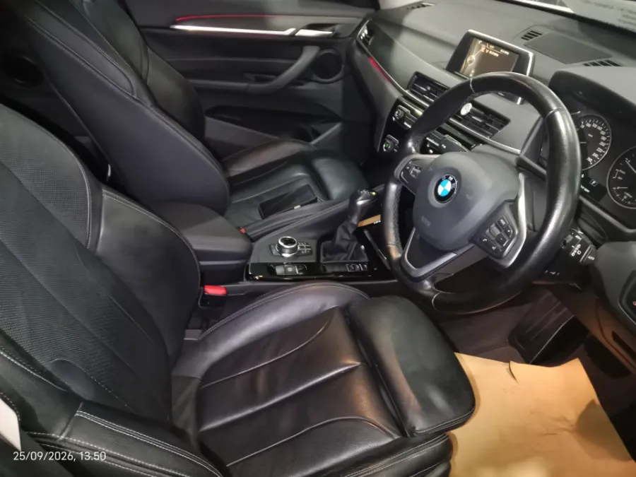 Foto Mobil Bekas Kabin Depan BMW X1 1.5 Sdrive18i tahun 2017