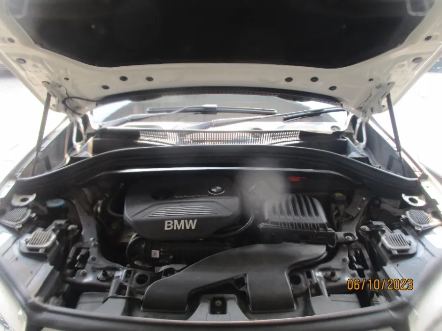 Foto Mobil Bekas Mesin BMW X1 1.5 Sdrive18i tahun 2017