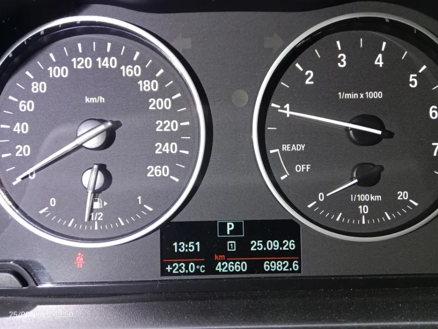 Foto Mobil Bekas Odometer BMW X1 1.5 Sdrive18i tahun 2017