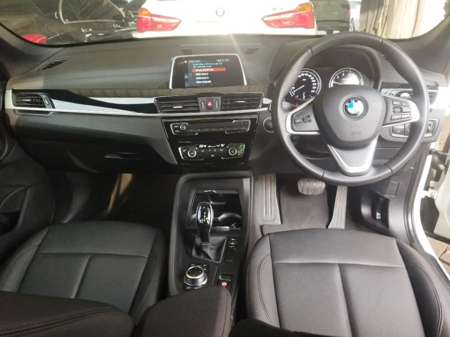 Foto Mobil Bekas Dashboard BMW X1 1.5 Sdrive18i tahun 2018