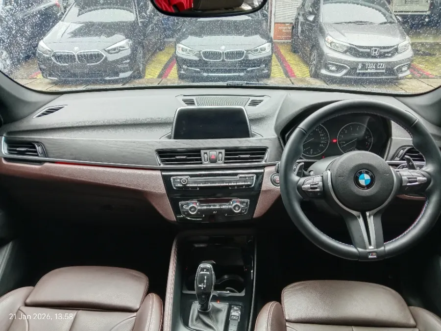 Foto Mobil Bekas Dashboard BMW X1 1.5 Sdrive18i tahun 2018