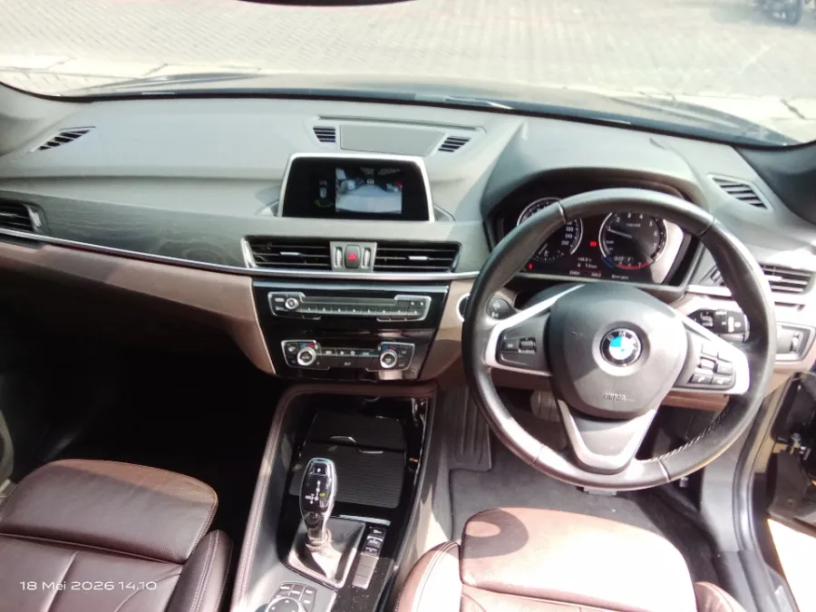 Foto Mobil Bekas Dashboard BMW X1 1.5 Sdrive18i tahun 2018