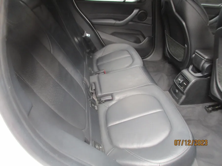Foto Mobil Bekas Kabin Belakang BMW X1 1.5 Sdrive18i tahun 2018