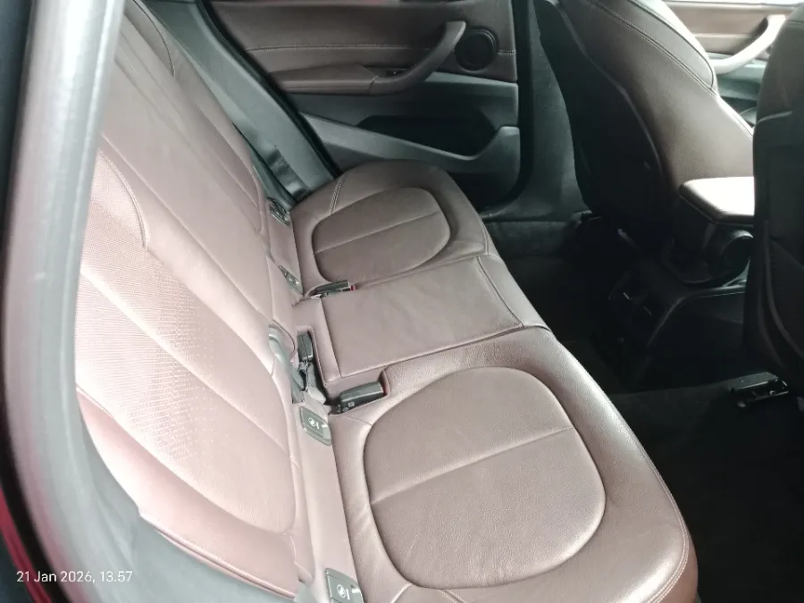 Foto Mobil Bekas Kabin Belakang BMW X1 1.5 Sdrive18i tahun 2018