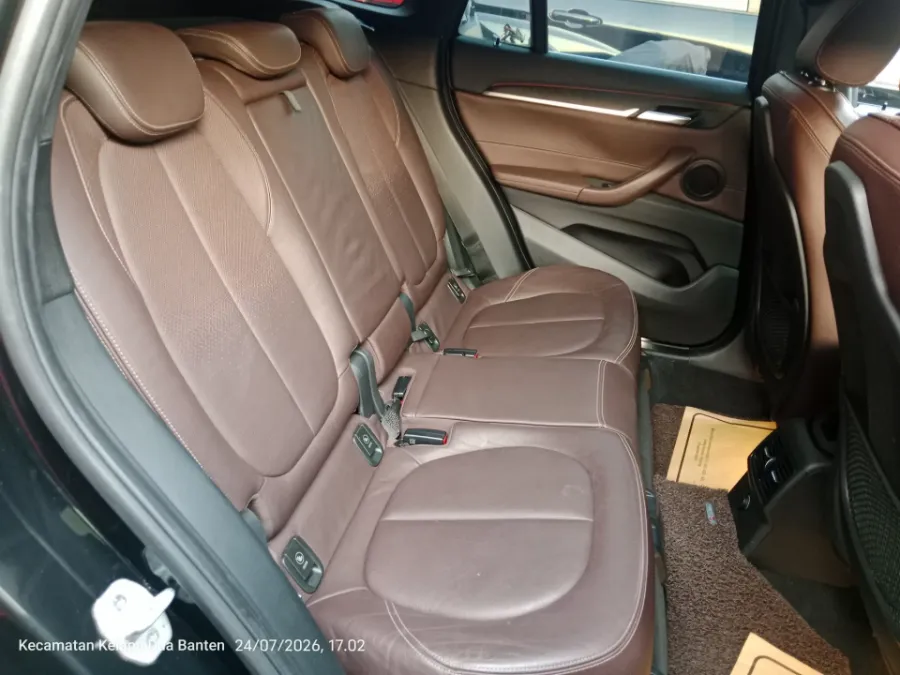 Foto Mobil Bekas Kabin Belakang BMW X1 1.5 Sdrive18i tahun 2018