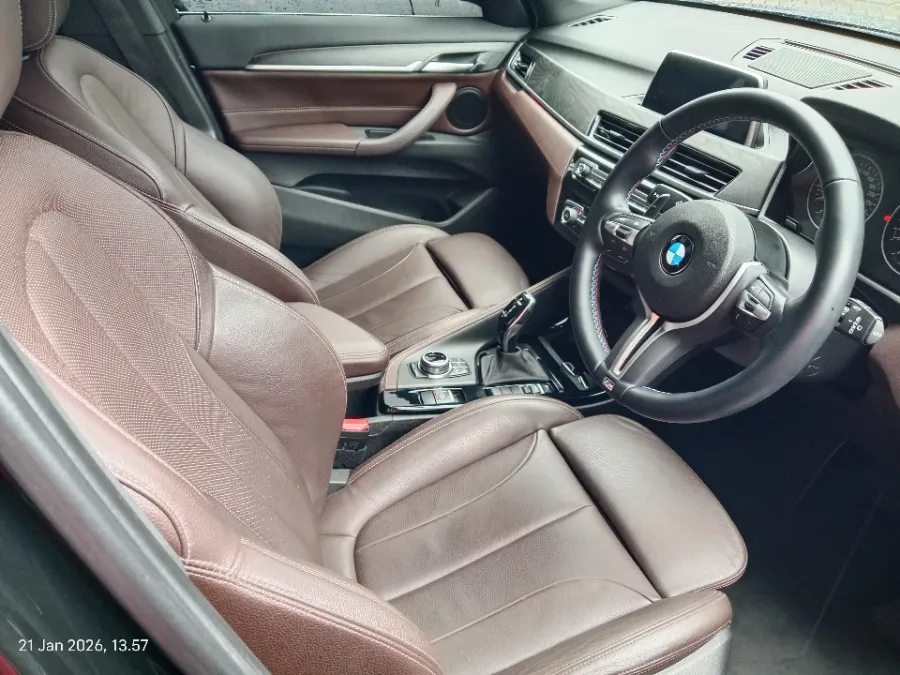 Foto Mobil Bekas Kabin Depan BMW X1 1.5 Sdrive18i tahun 2018