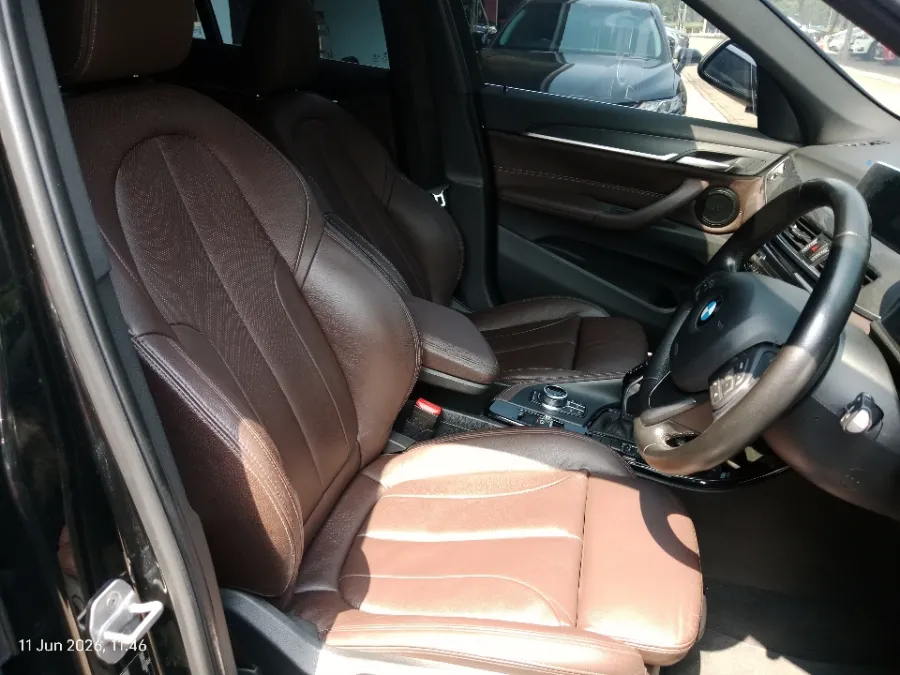 Foto Mobil Bekas Kabin Depan BMW X1 1.5 Sdrive18i tahun 2018