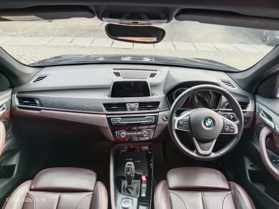 Foto Mobil Bekas Dashboard BMW X1 1.5 Sdrive18i tahun 2019