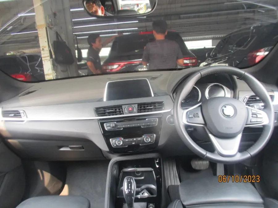 Foto Mobil Bekas Dashboard BMW X1 1.5 Sdrive18i tahun 2019