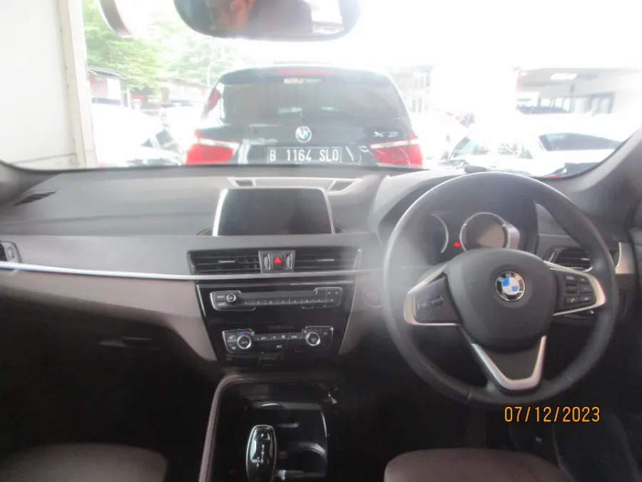 Foto Mobil Bekas Dashboard BMW X1 1.5 Sdrive18i tahun 2019