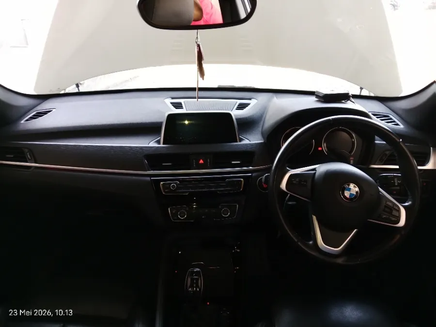 Foto Mobil Bekas Dashboard BMW X1 1.5 Sdrive18i tahun 2019