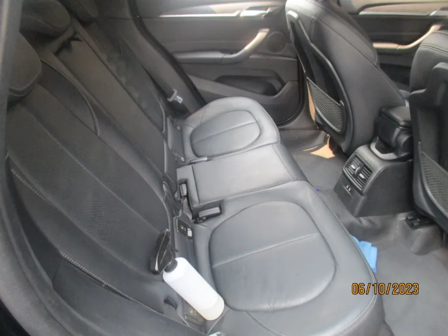 Foto Mobil Bekas Kabin Belakang BMW X1 1.5 Sdrive18i tahun 2019