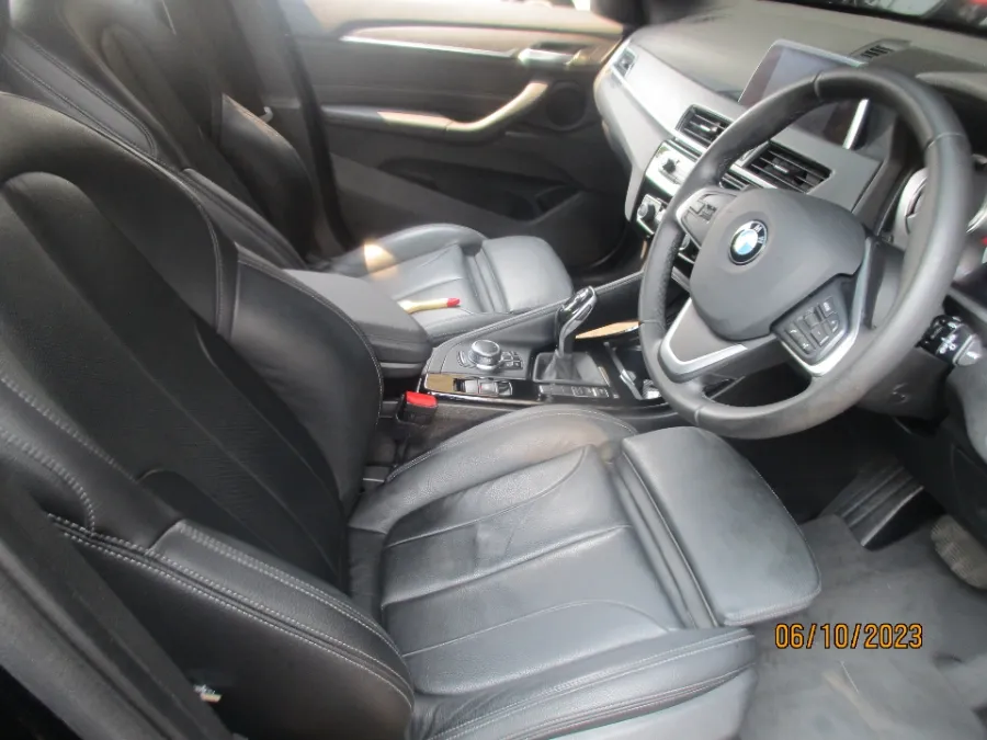 Foto Mobil Bekas Kabin Depan BMW X1 1.5 Sdrive18i tahun 2019