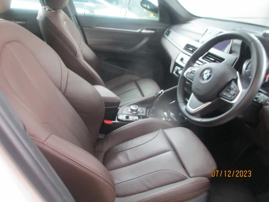 Foto Mobil Bekas Kabin Depan BMW X1 1.5 Sdrive18i tahun 2019
