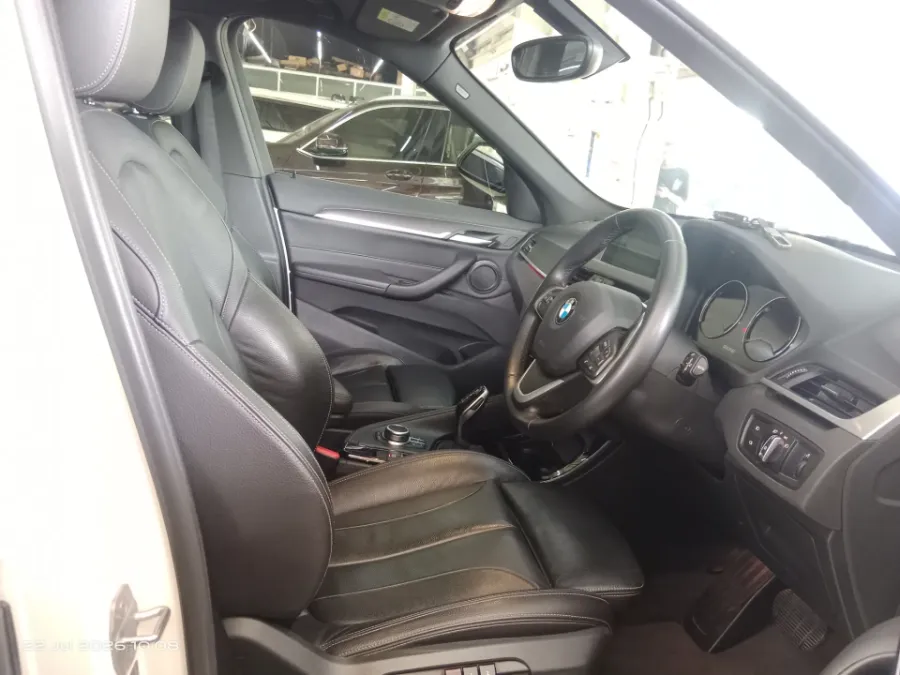 Foto Mobil Bekas Kabin Depan BMW X1 1.5 Sdrive18i tahun 2019