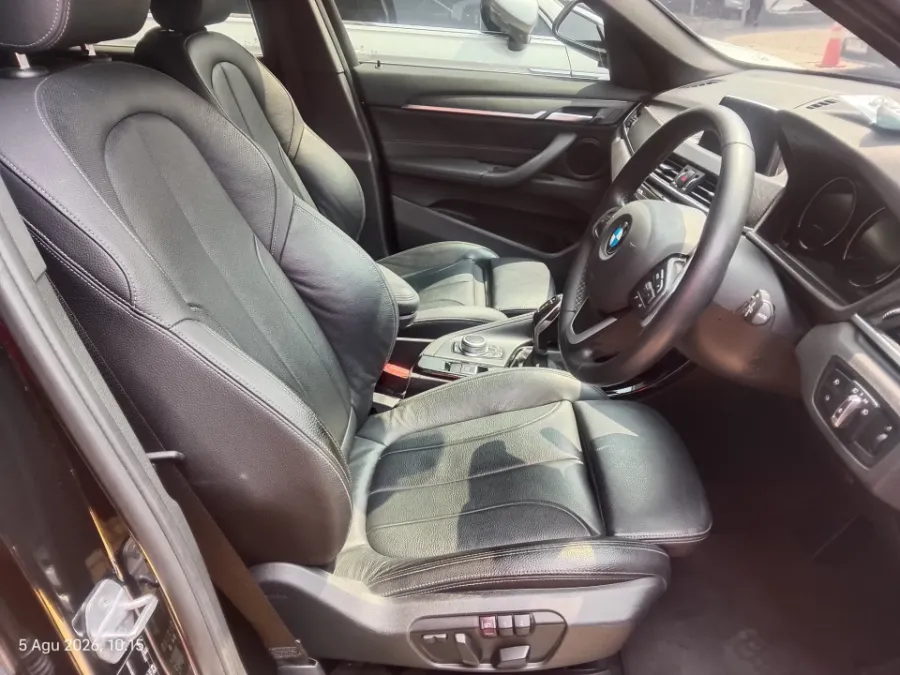 Foto Mobil Bekas Kabin Depan BMW X1 1.5 Sdrive18i tahun 2019
