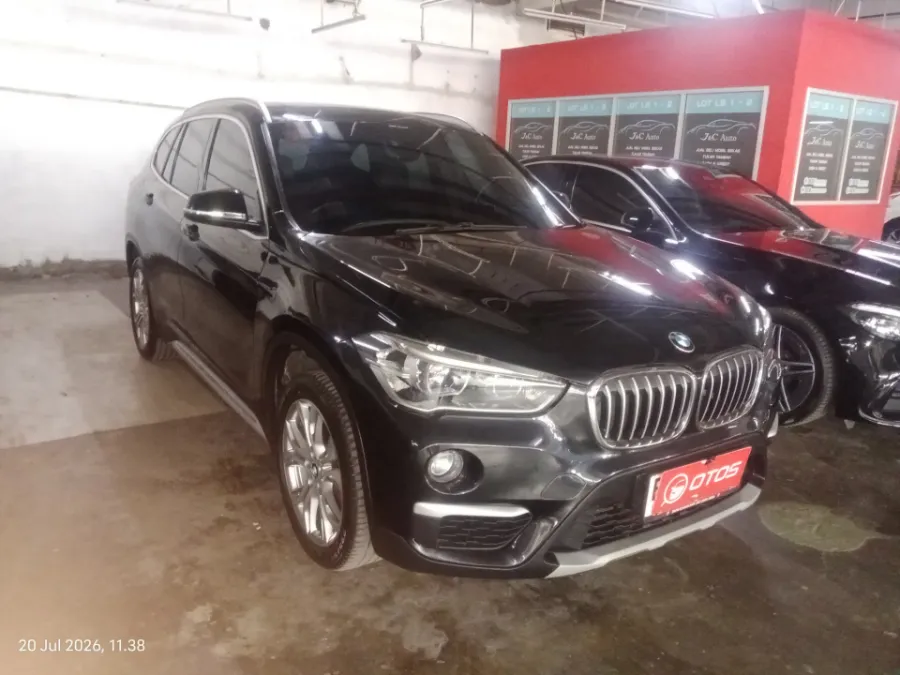 Foto Mobil Bekas Kanan Depan BMW X1 1.5 Sdrive18i tahun 2019