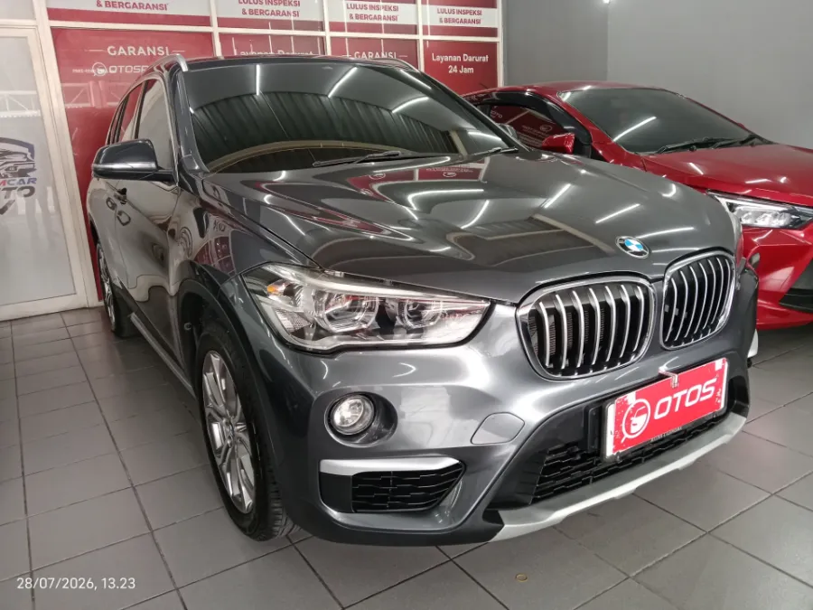 Foto Mobil Bekas Kanan Depan BMW X1 1.5 Sdrive18i tahun 2019