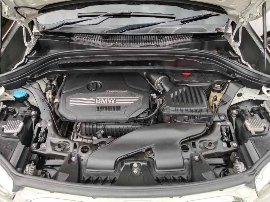 Foto Mobil Bekas Mesin BMW X1 1.5 Sdrive18i tahun 2019