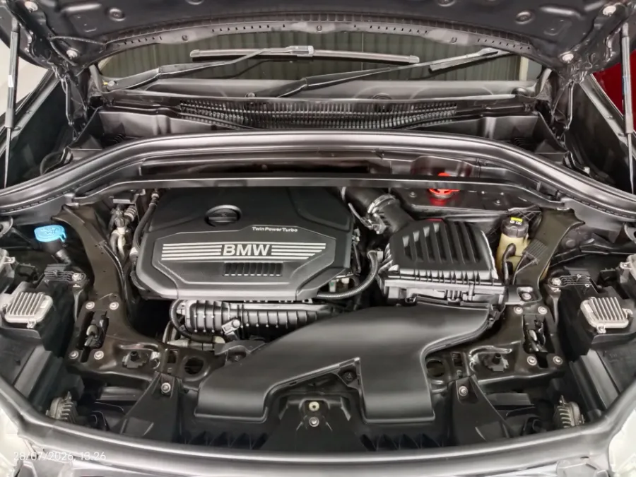 Foto Mobil Bekas Mesin BMW X1 1.5 Sdrive18i tahun 2019