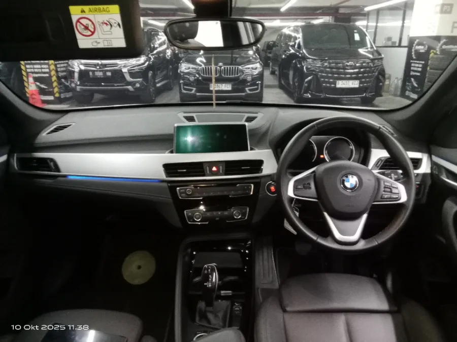 Foto Mobil Bekas Dashboard BMW X1 1.5 Sdrive18i tahun 2020