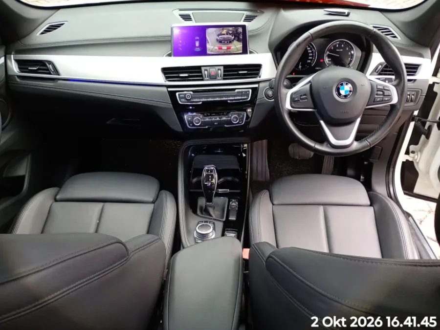 Foto Mobil Bekas Dashboard BMW X1 1.5 Sdrive18i tahun 2020