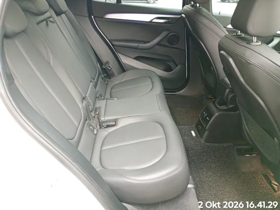 Foto Mobil Bekas Kabin Belakang BMW X1 1.5 Sdrive18i tahun 2020