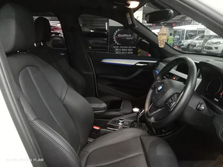Foto Mobil Bekas Kabin Depan BMW X1 1.5 Sdrive18i tahun 2020