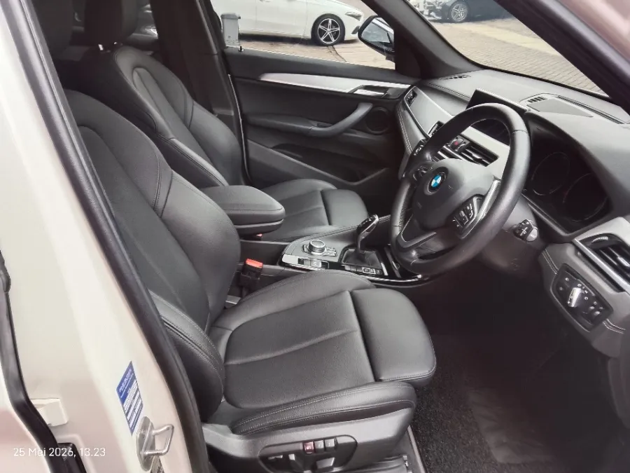 Foto Mobil Bekas Kabin Depan BMW X1 1.5 Sdrive18i tahun 2020