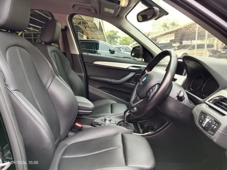 Foto Mobil Bekas Kabin Depan BMW X1 1.5 Sdrive18i tahun 2020