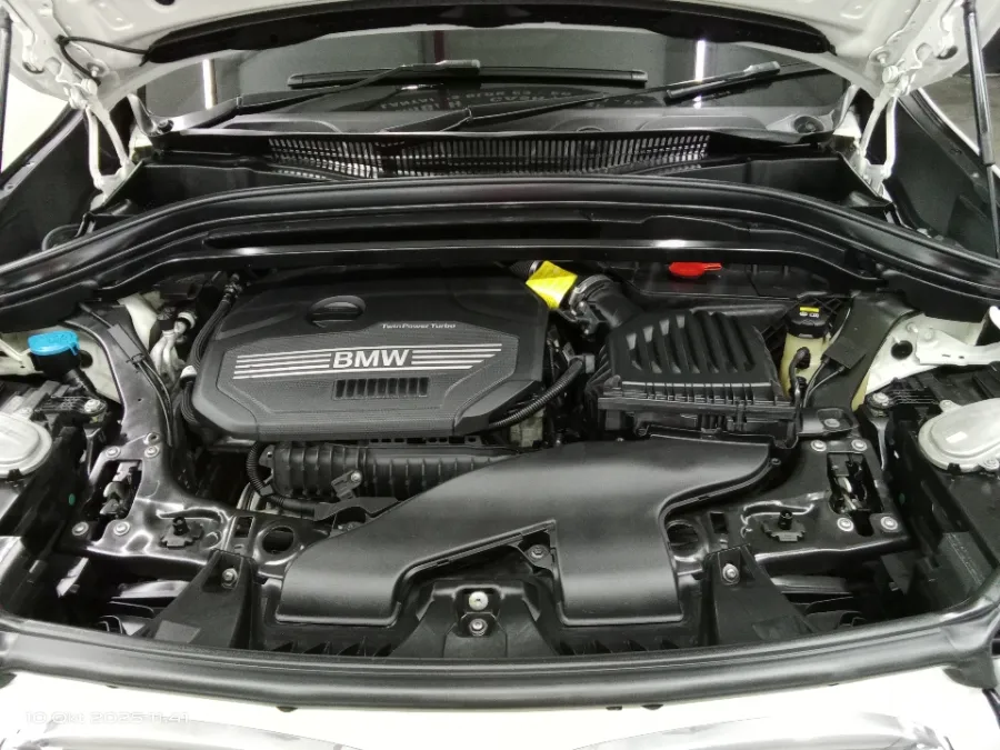 Foto Mobil Bekas Mesin BMW X1 1.5 Sdrive18i tahun 2020