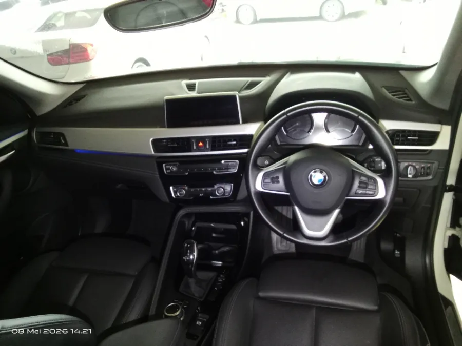 Foto Mobil Bekas Dashboard BMW X1 1.5 Sdrive18i tahun 2021