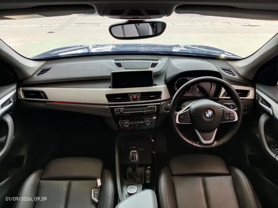 Foto Mobil Bekas Dashboard BMW X1 1.5 Sdrive18i tahun 2021