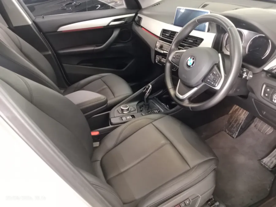 Foto Mobil Bekas Kabin Depan BMW X1 1.5 Sdrive18i tahun 2021