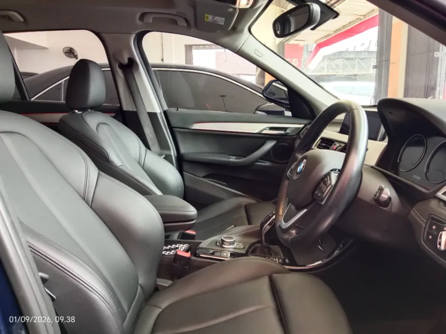 Foto Mobil Bekas Kabin Depan BMW X1 1.5 Sdrive18i tahun 2021