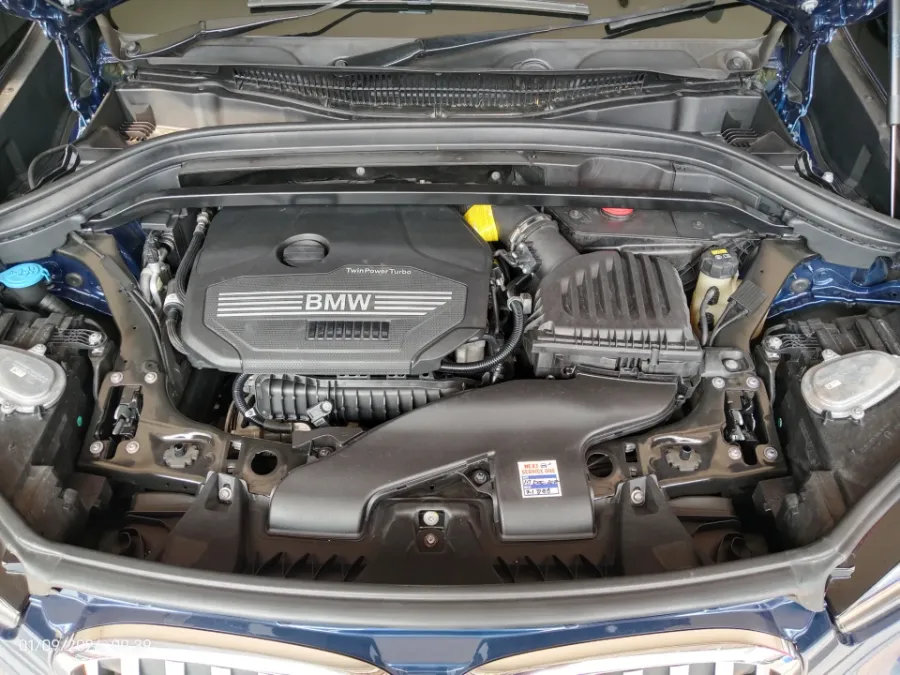 Foto Mobil Bekas Mesin BMW X1 1.5 Sdrive18i tahun 2021