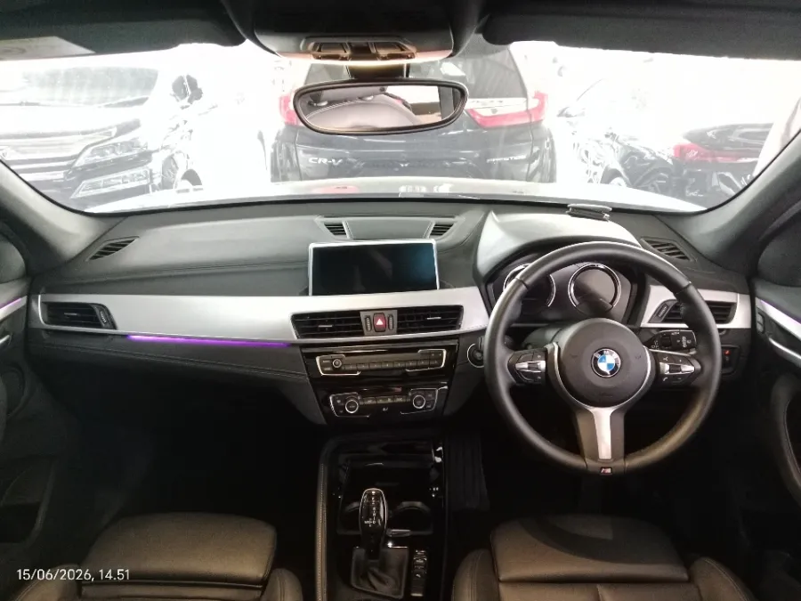 Foto Mobil Bekas Dashboard BMW X1 1.5 Sdrive18i tahun 2022