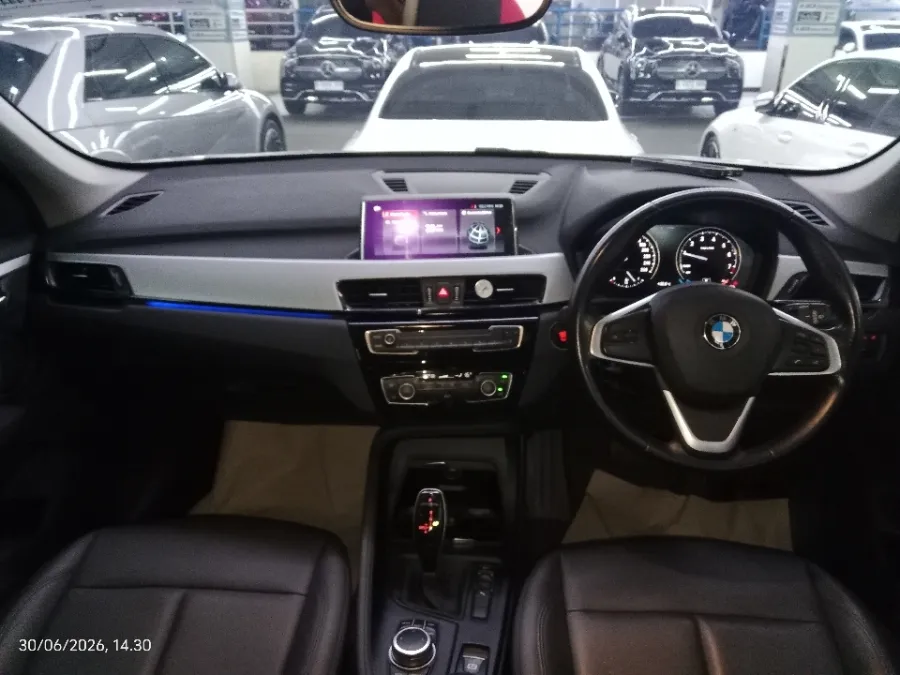 Foto Mobil Bekas Dashboard BMW X1 1.5 Sdrive18i tahun 2022