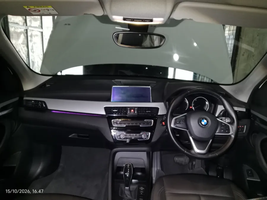 Foto Mobil Bekas Dashboard BMW X1 1.5 Sdrive18i tahun 2022