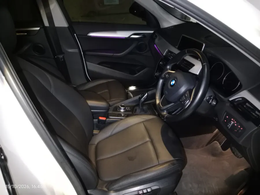 Foto Mobil Bekas Kabin Depan BMW X1 1.5 Sdrive18i tahun 2022
