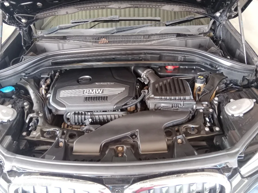 Foto Mobil Bekas Mesin BMW X1 1.5 Sdrive18i tahun 2022