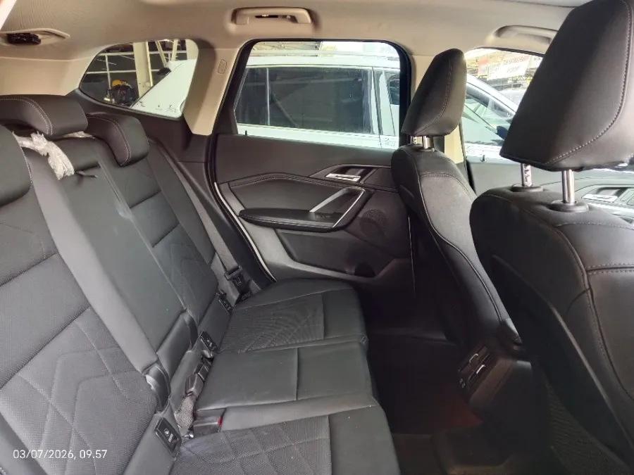 Foto Mobil Bekas Kabin Belakang BMW X1 1.5 Sdrive18i tahun 2023