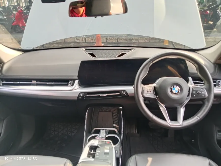 Foto Mobil Bekas Dashboard BMW X1 1.5 Sdrive18i tahun 2024