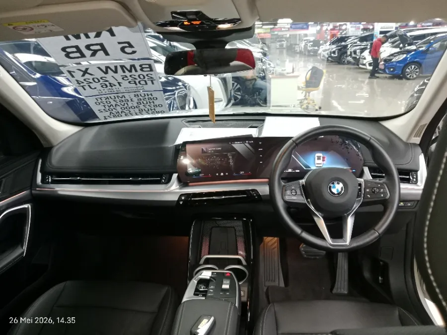 Foto Mobil Bekas Dashboard BMW X1 1.5 Sdrive18i tahun 2024