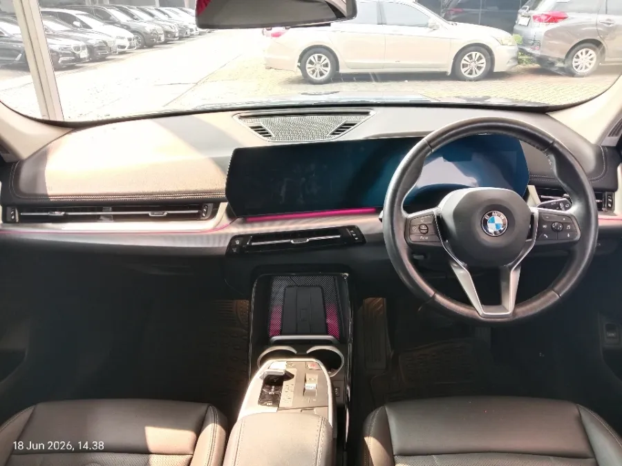 Foto Mobil Bekas Dashboard BMW X1 1.5 Sdrive18i tahun 2024