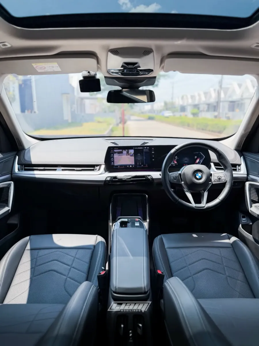 Foto Mobil Bekas Dashboard BMW X1 1.5 Sdrive18i tahun 2024